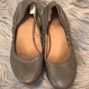 Grey ballerina flats